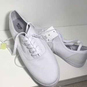 White sneakers NWT